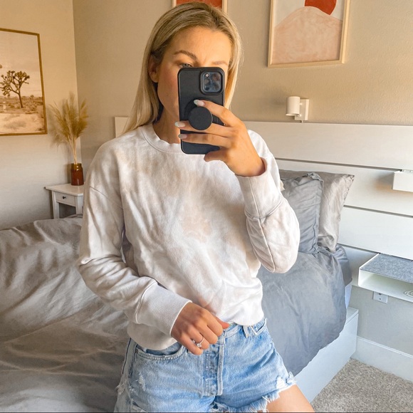 Madewell Tops - Women's Madewell White Tie Dye Sweatshirt